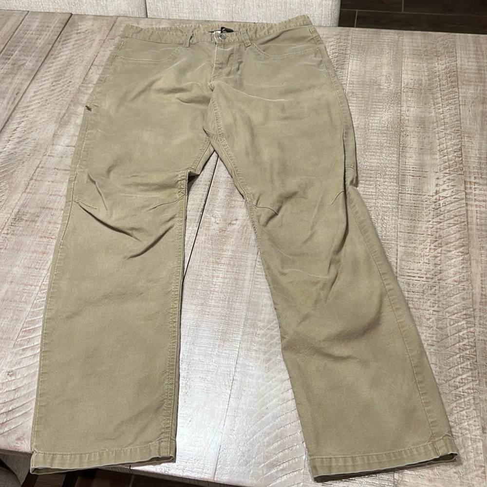 The North Face men’s stretch hiking jeans